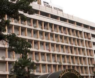 Tiara Medan Hotel & Convention Center Buitenkant foto